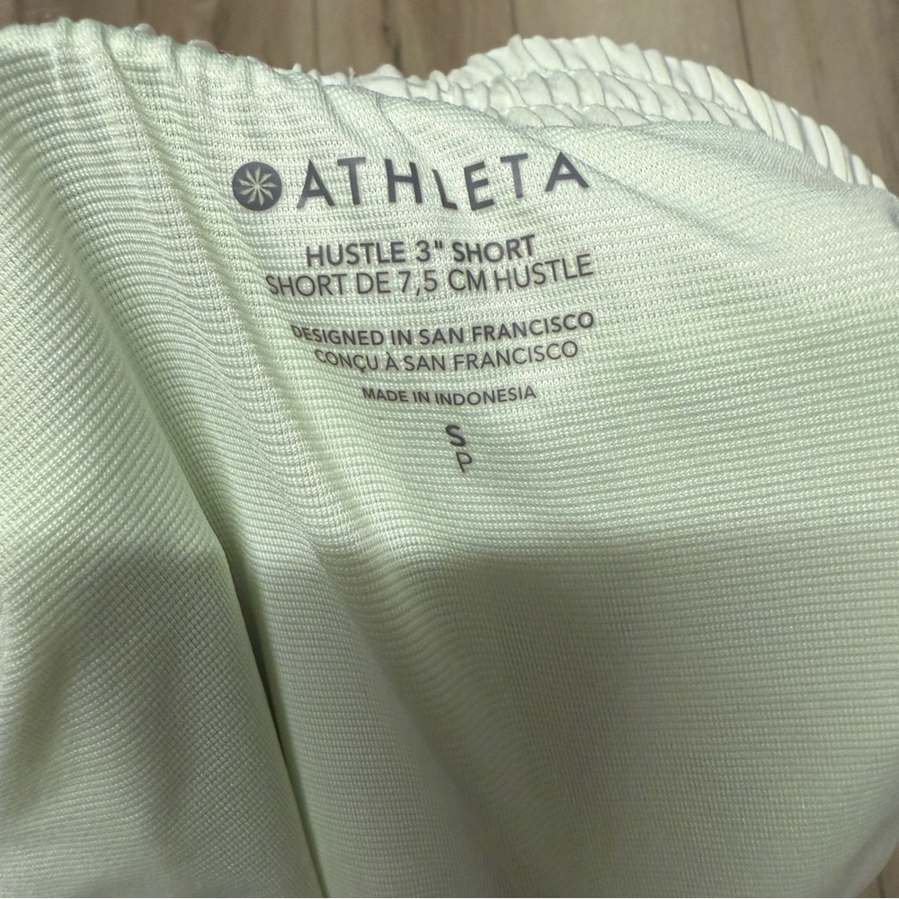 Athleta| EUC Calypso Green Hustle 3” Athletic Shorts in Size Small - Picture 6 of 8